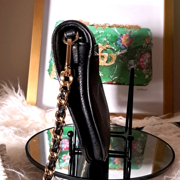 Tory Burch Britten Convertible Crossbody/Clutch Like New - Picture 5 of 15